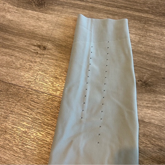 Lululemon Zoned In High Rise Tight 27’ Light Blue Full Length Leggings Size 6 - Picture 7 of 10